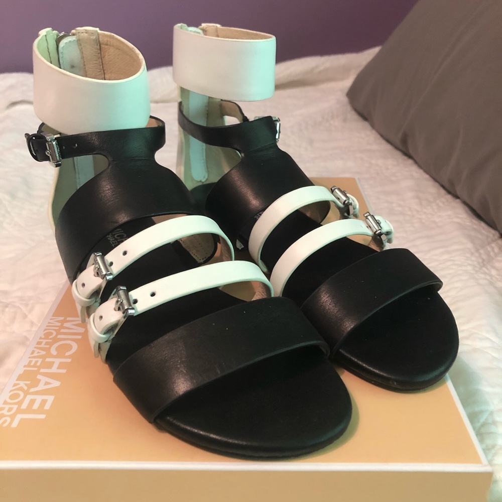 Michael Michael Kors Black and White Sandals Sz 6